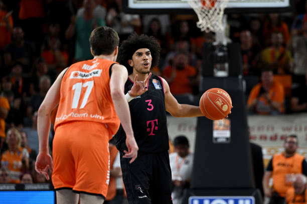 裁判一直是 裁判一直是