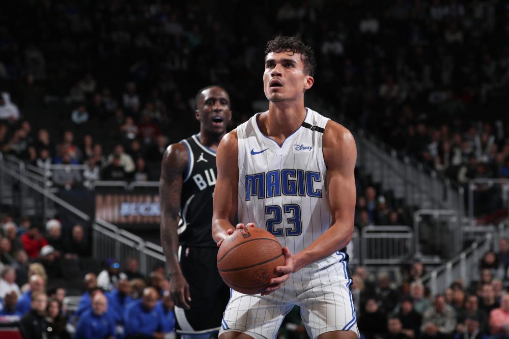 举步维艰 举步维艰