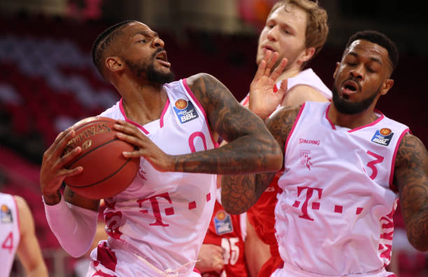 轻的中场 轻的中场